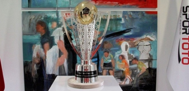 Spor Toto Süper Lig kupası görücüye çıktı