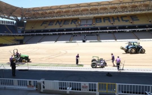Fenerbahçe'nin stadında hibrit çim dönemi