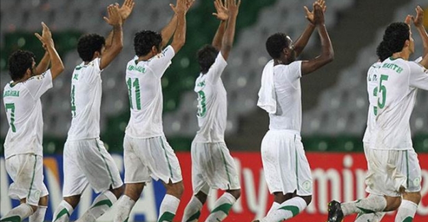 Suudi futbolcular saygı duruşuna katılmadı
