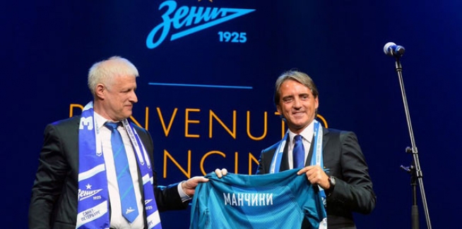 Zenit, Mancini için imza töreni düzenledi