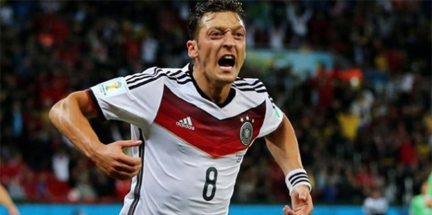 Almanya Futbol Federasyonu Mesut Özil'den özür diledi !