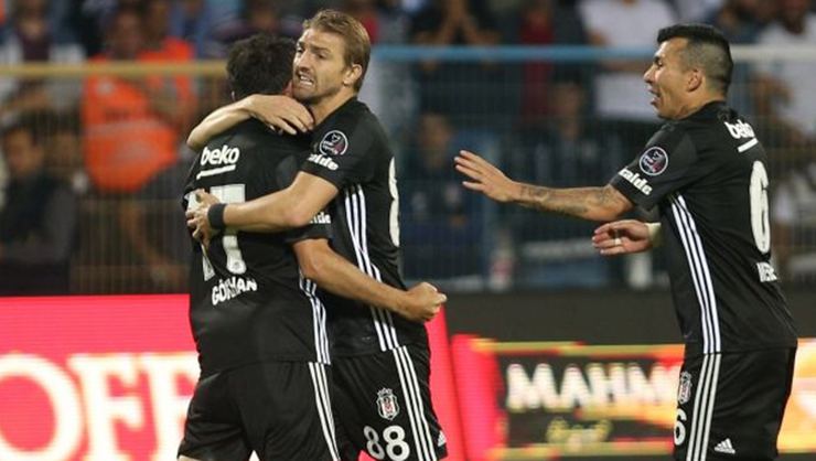 Beşiktaş teknik ekibinden iki oyuncuya uyarı !