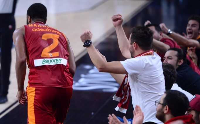 Galatasaray 7 maç sonra derbide kazandı !
