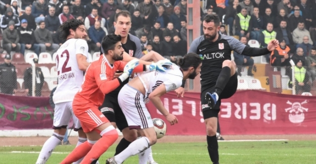 Hatayspor, Balıkesirspor'a karşı fişi ilk yarıda çekti!