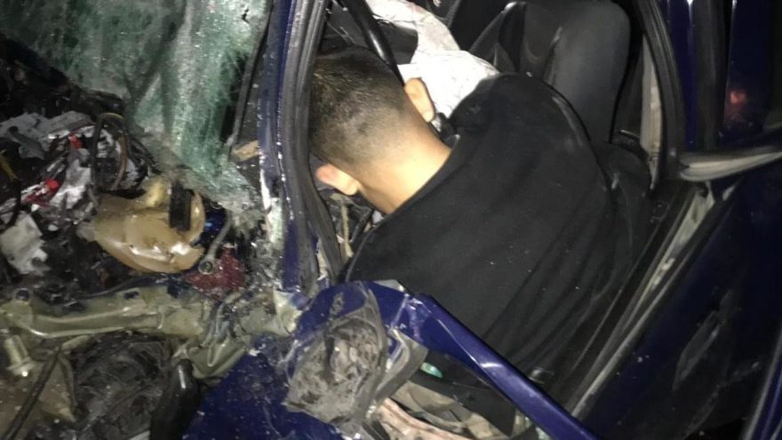 Feci kaza! Tır ile araba kafa kafaya çarpıştı… Futbolcu ve arkadaşı hayatını kaybetti
