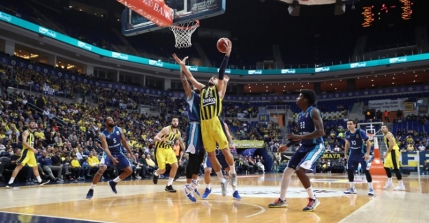 Fenerbahçe Beko evinde 23 sayı farkla kazandı!