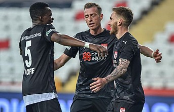 DG Sivasspor'un bileği bükülemiyor