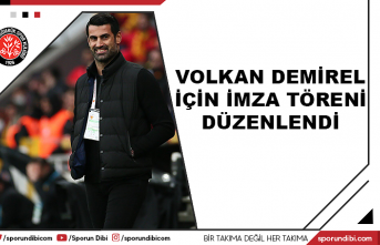 Volkan Demirel için imza töreni düzenlendi