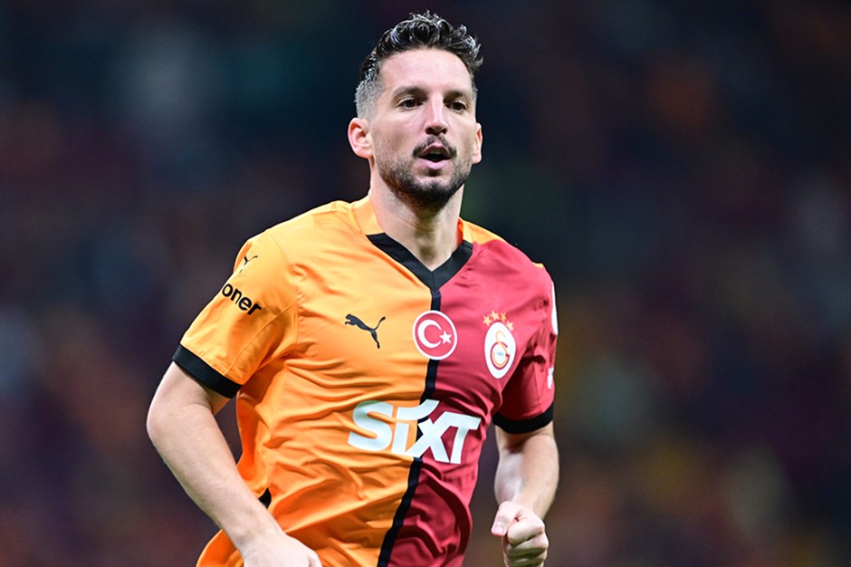 Mertens gelecek sezona da göz kırptı