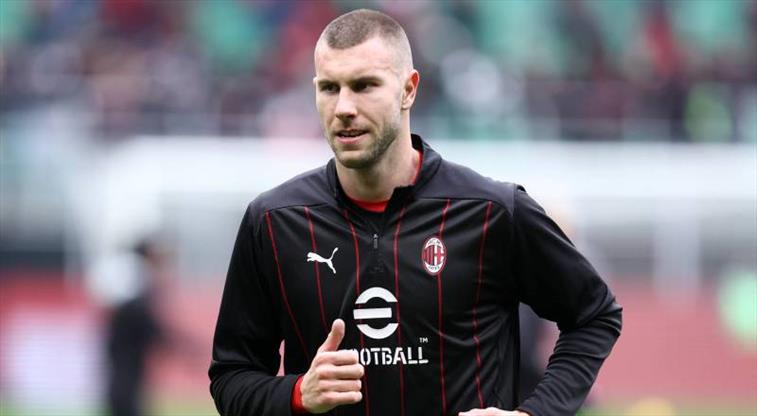 Galatasaray transferde atağa kalktı: Pavlovic’in alternatifi bulundu!
